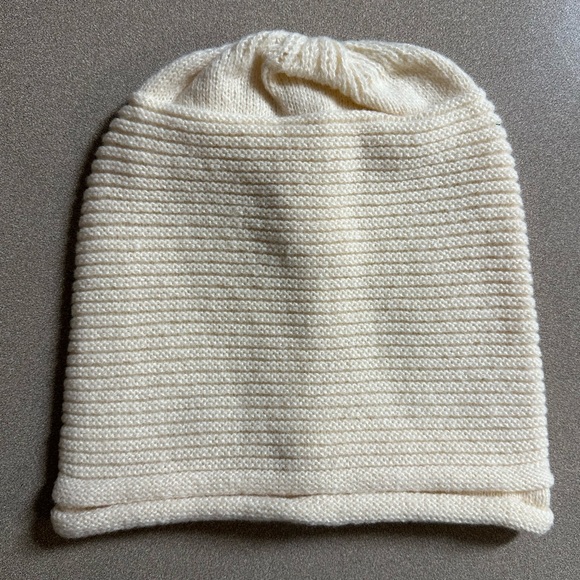 Winter Beanie - NIP - Picture 3 of 4